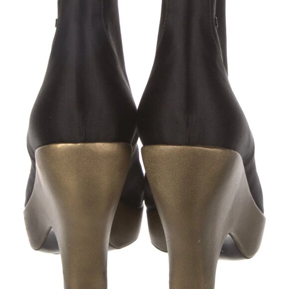 Chanel 2010 (Satin) Interlocking CC Logo Pumps Women's Size: 8 | US8, IT38 - Picture 4 of 8